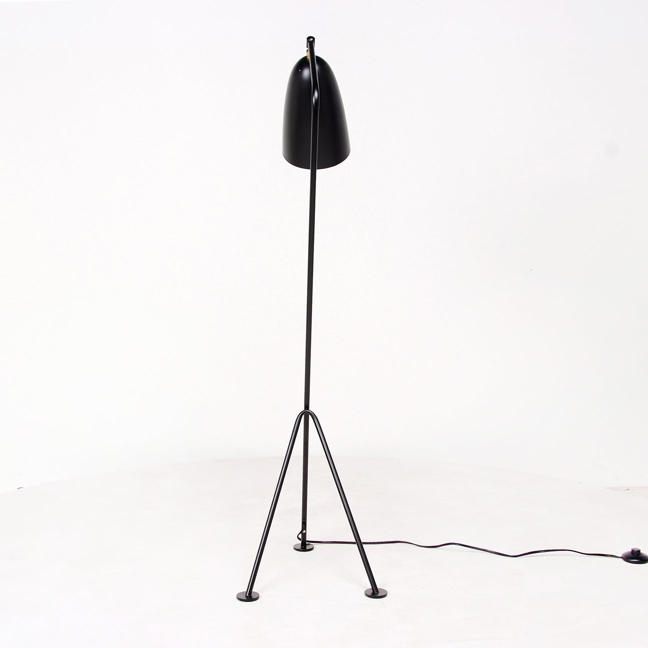 Greta Grossman Style: Minimalist Tripod Floor Lamp - 4 Colors